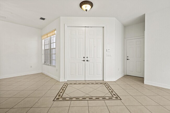 Building Photo - 17464 SW 47th Ct
