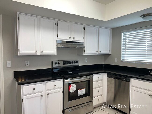 Foto del edificio - 4145 W Bluefield Ave