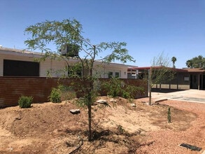 Building Photo - 2106 S Granada Dr