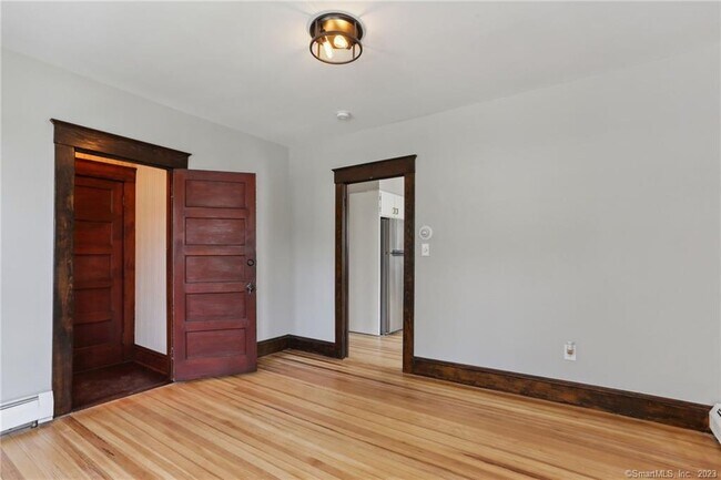Building Photo - 139 Albany Ave