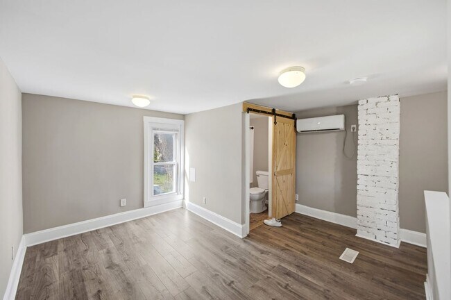 Building Photo - 180 Hayden Ave