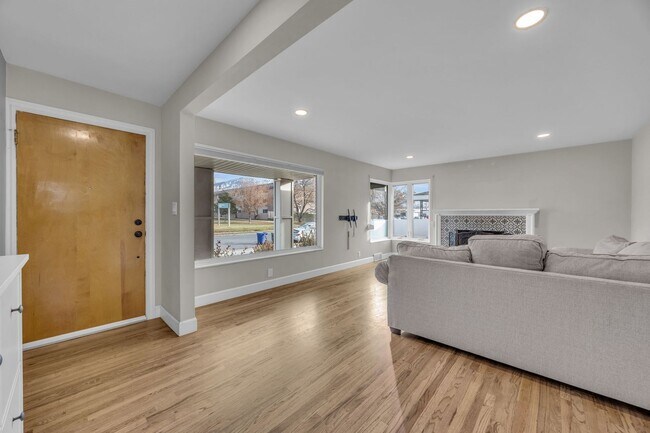 Foto del edificio - Charming Millcreek Home with Unique Style ...