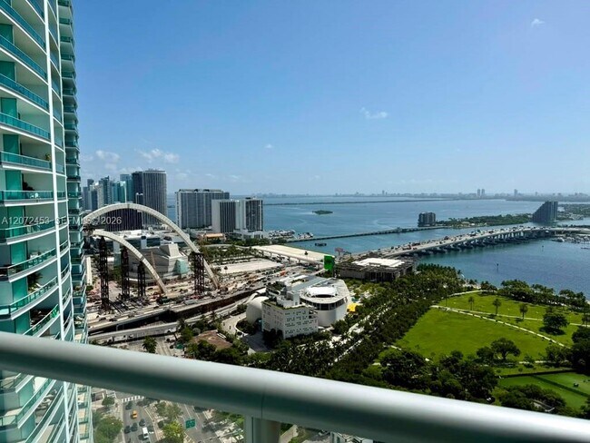 Foto del edificio - 888 Biscayne Blvd