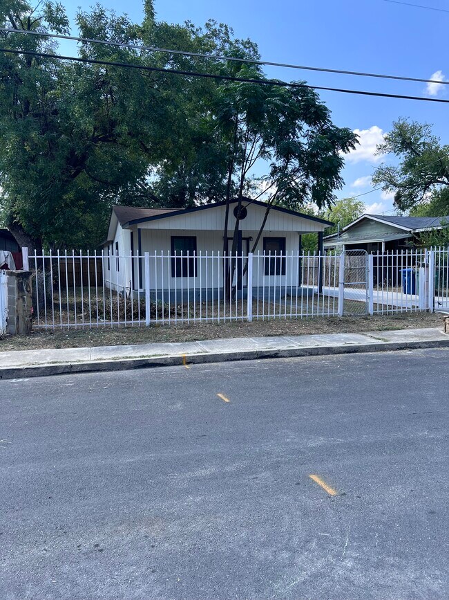 Foto del edificio - 1134 Brighton Ave