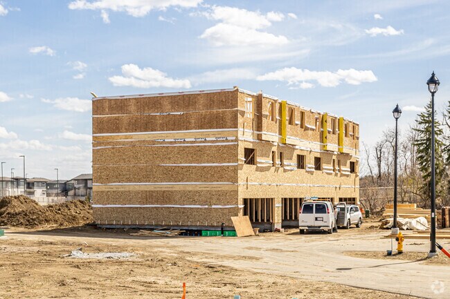 Building Photo - The Palms at Salisbury