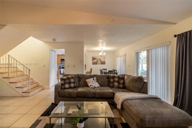 Building Photo - 10600 La Placida Dr