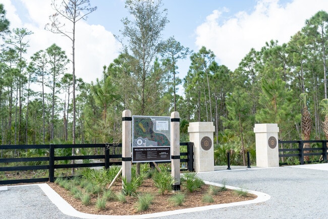 Foto del edificio - 10910 SW Pioneer Pkwy