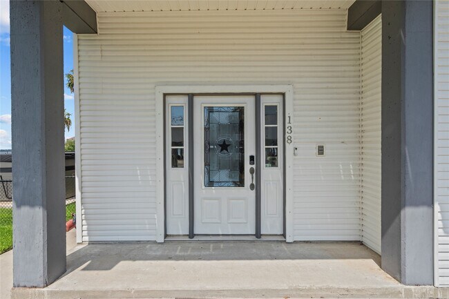 Building Photo - 138 Isles End Rd