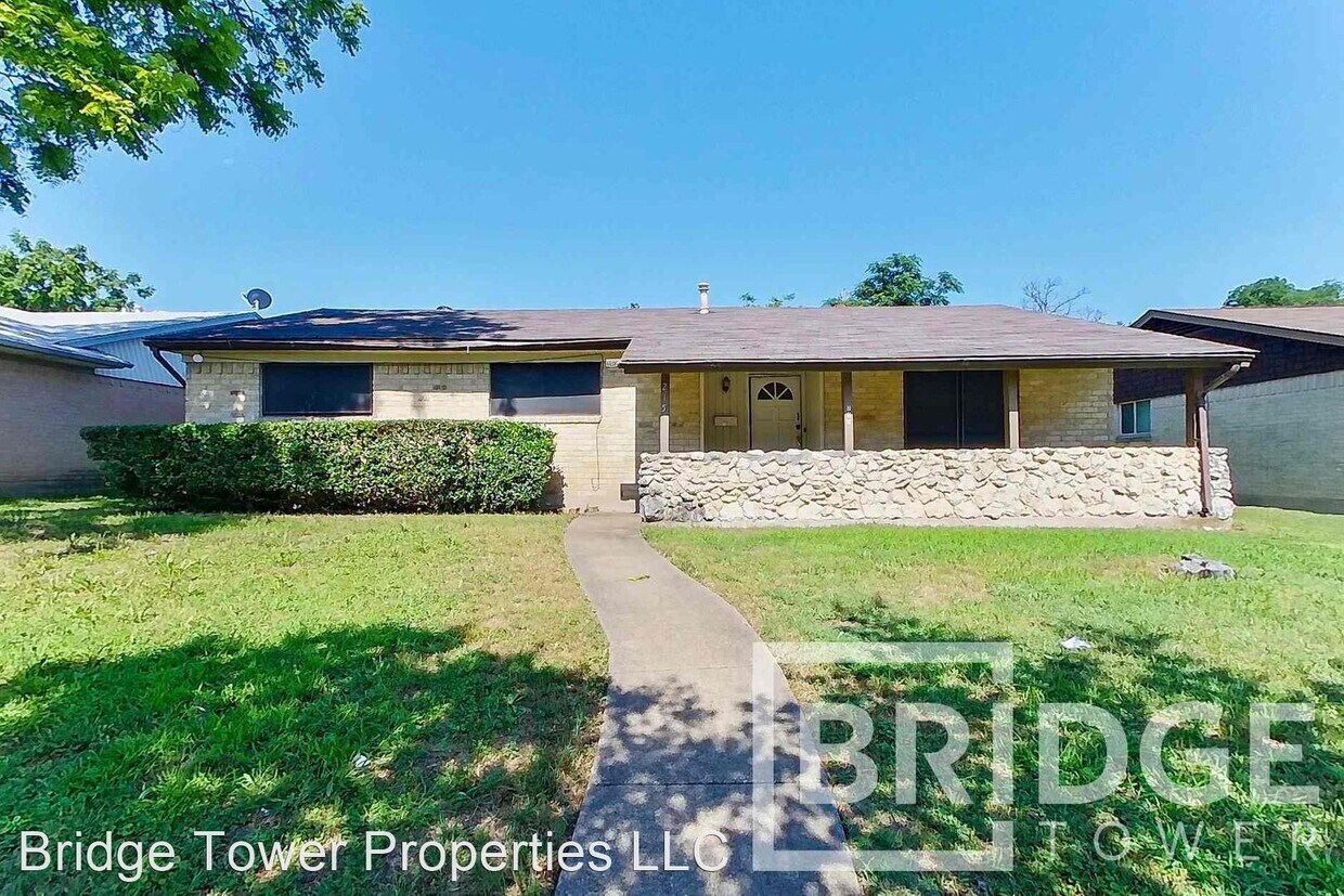 Primary Photo - 3 br, 2 bath House - 215 Oriole Boulevard
