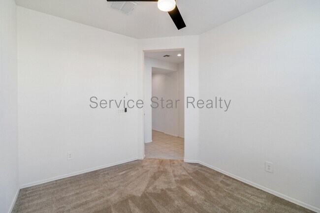 Foto del edificio - 15675 W Monroe St