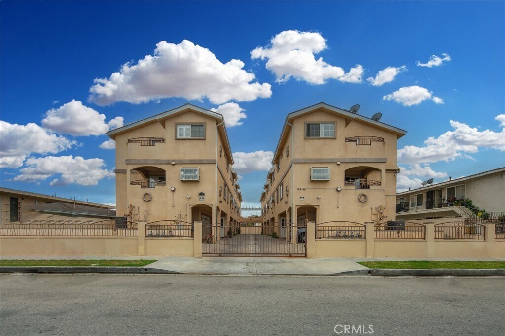 Foto principal - 1520 W 227th St