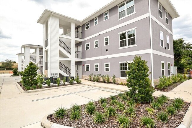 Foto del edificio - 5520 Lake Underhill Rd