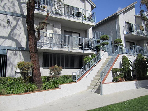 Building Photo - 515 E Elmwood Ave