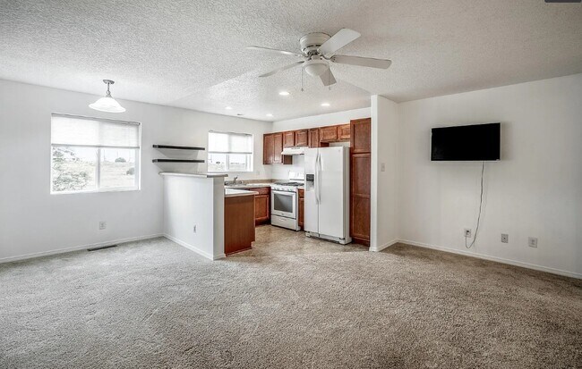 Foto del edificio - 37 Canyon Cliff Dr