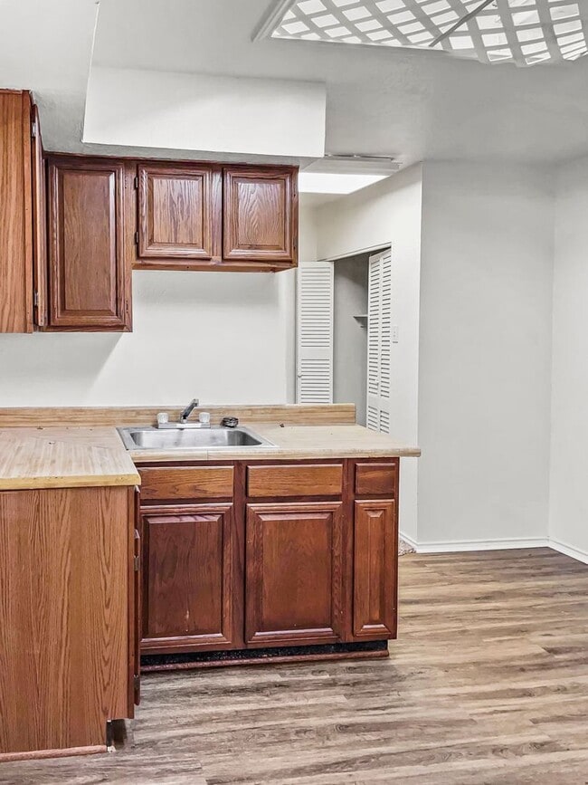 Building Photo - 4100 Green Acres Cir