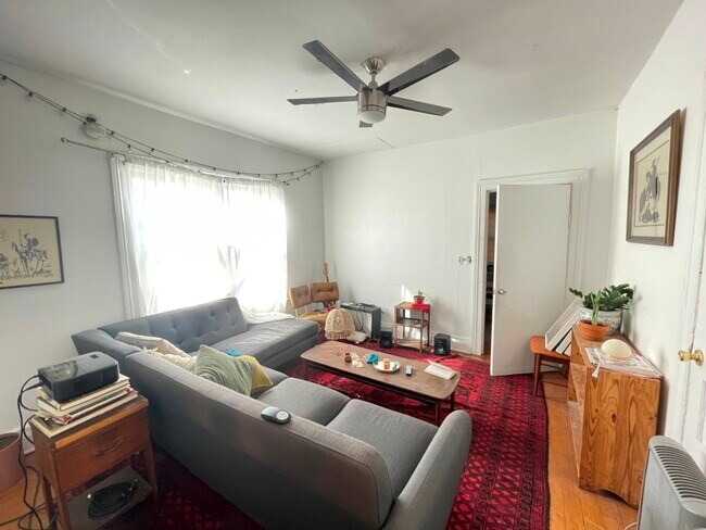 Foto del edificio - 1428 N Glendale Blvd