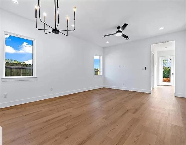 Foto del edificio - 1605 Logan St