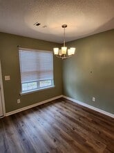 Building Photo - 404 Dunmurry Pl