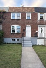 Building Photo - 1628 Plum St