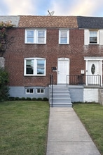 Building Photo - 1628 Plum St