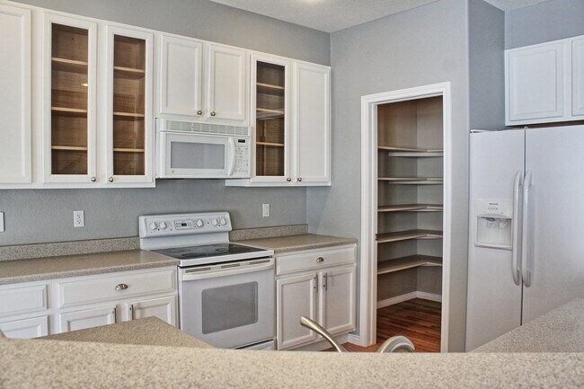 Foto del edificio - 4 bed 2.5 bath home in the Meadows