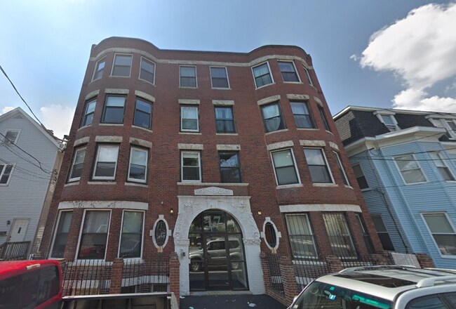 Building Photo - 17 Highgate St