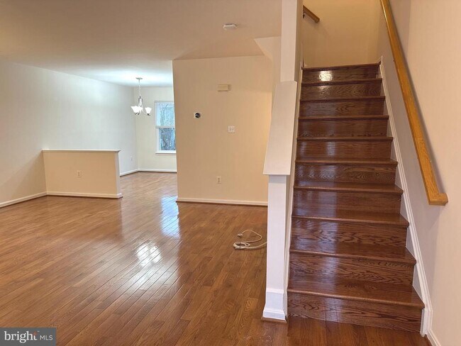 Foto del edificio - 8922 Royal Astor Way