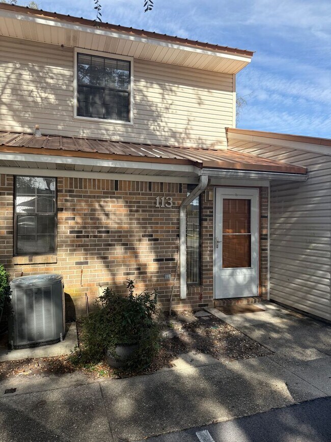 Foto del edificio - 113 Classic Ct