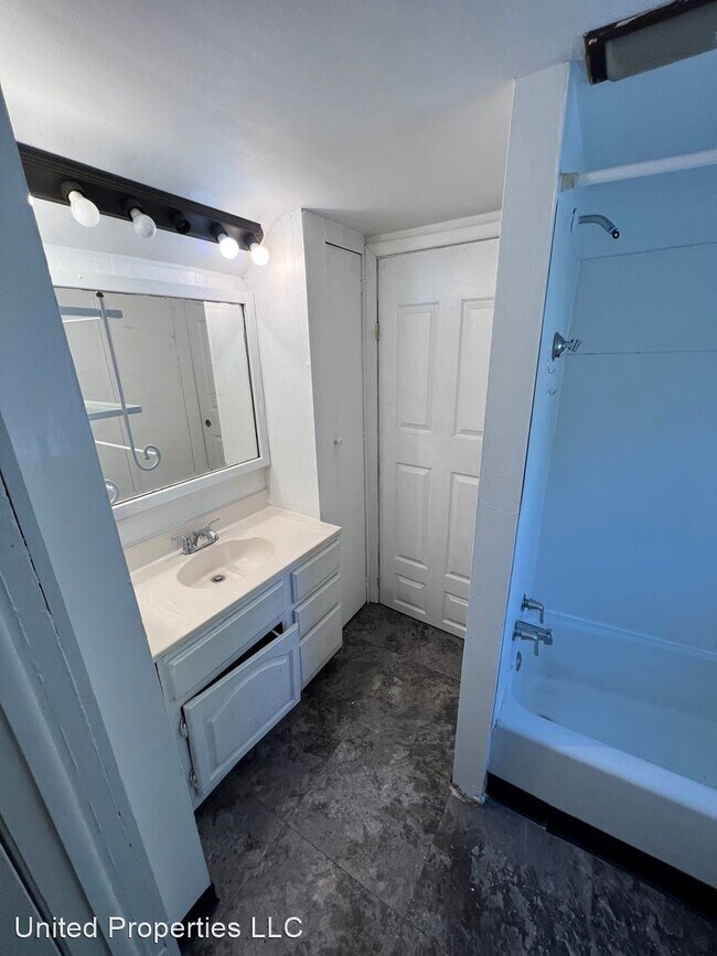 Foto del edificio - 3 br, 2 bath House - 3322 C. Ave NE