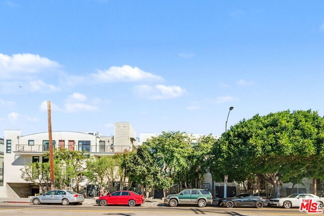 Foto del edificio - 700 Main St