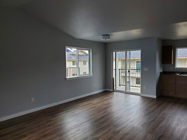 Foto del edificio - 220 Cheryl Ln