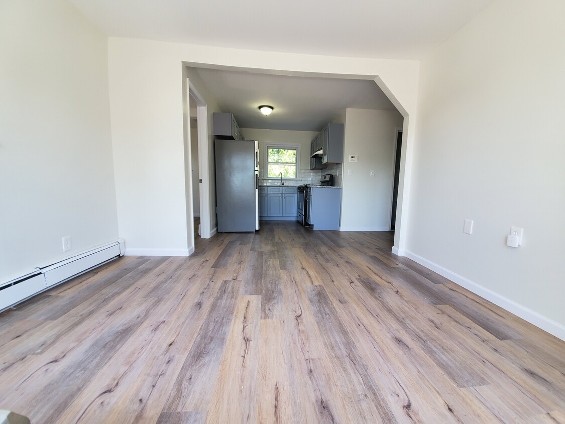 Primary Photo - 31 Bayside Ter