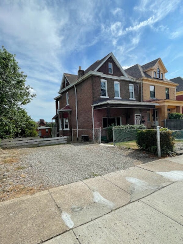 Building Photo - 234 Orchard Pl