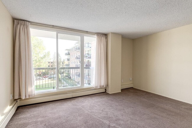 Building Photo - Elkwater Apartments