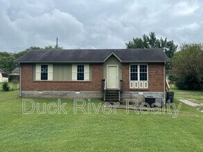 Building Photo - 213 Elaine Dr