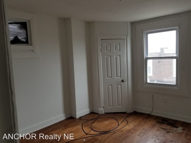 Building Photo - 3 br, 1 bath House - 6420 Chelwynde Ave