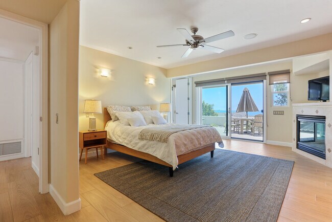 Building Photo - 13324 Caminito Mar Villa