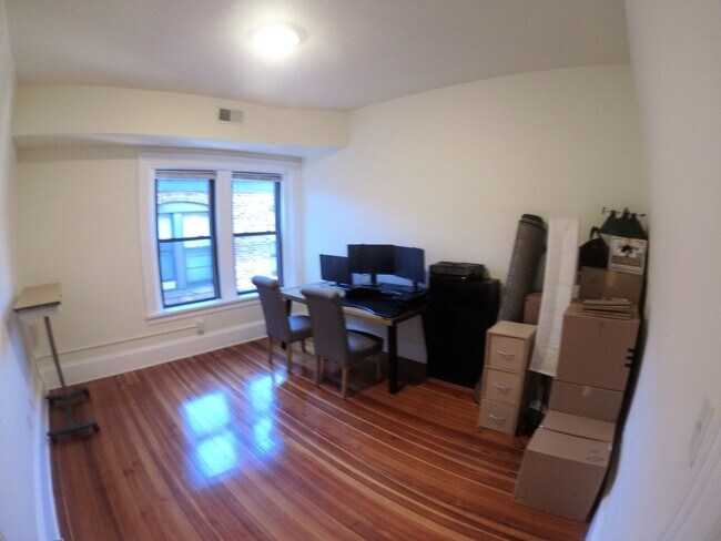Foto del edificio - 1459 Beacon St