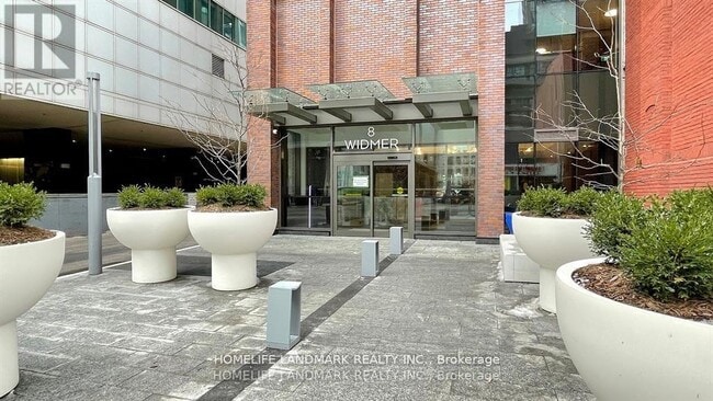 Building Photo - 8 Widmer St