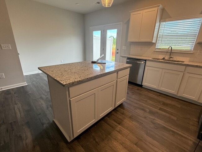 Building Photo - 105 Santorini Wy