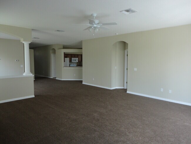 Foto del edificio - 19043 New Passage Blvd