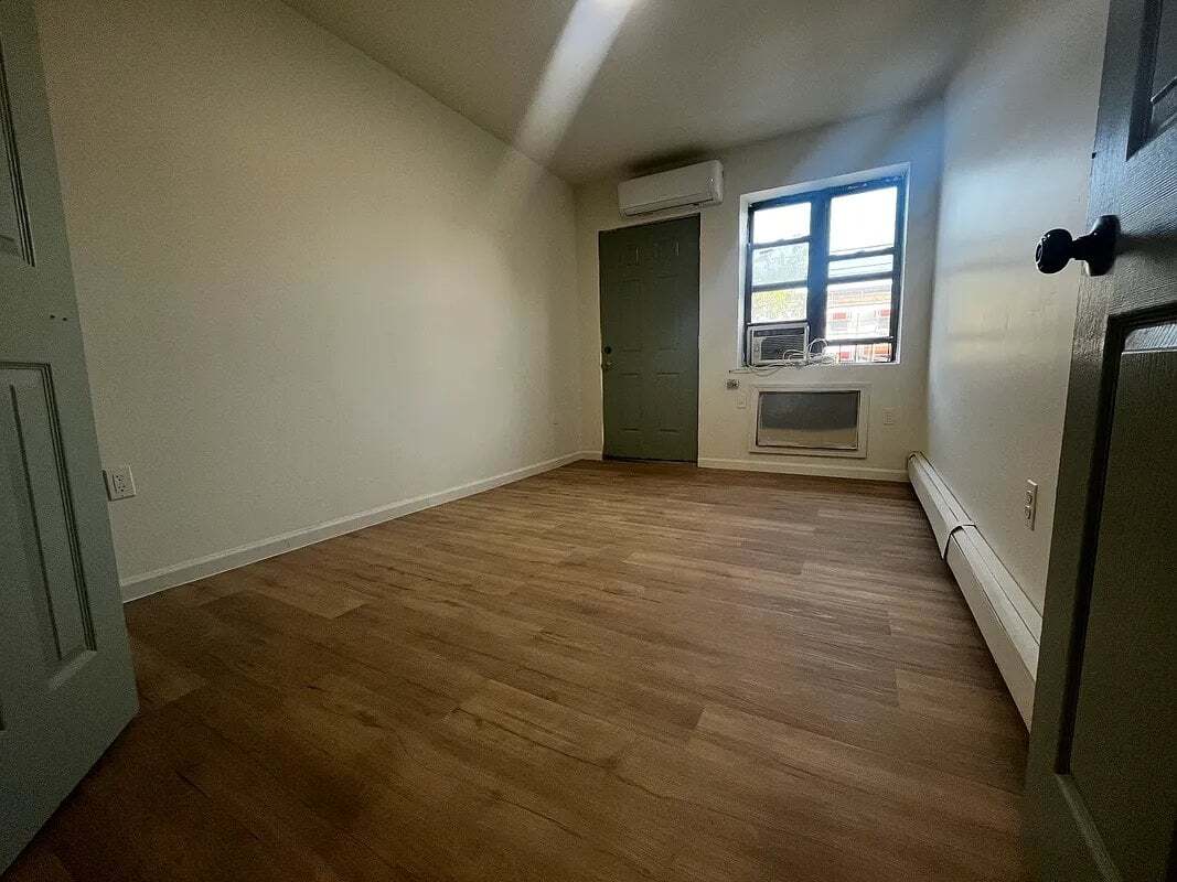 Foto del edificio - 1658 Prospect Pl