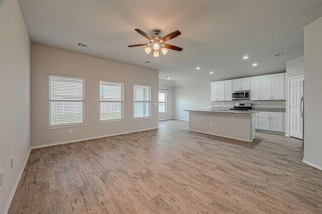 Foto del edificio - 20835 Acorn Valley Dr