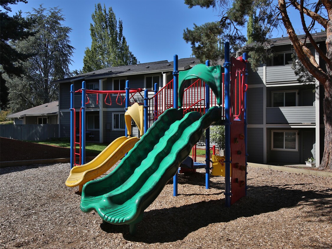 Building Photo - 14140 SW Allen Blvd