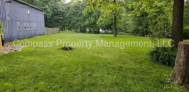 Building Photo - $1095 - 3 Bed, 2 Bath, Ranch Home - Paradise