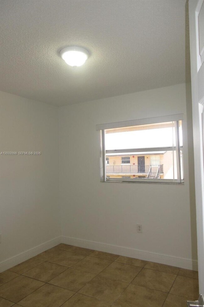 Building Photo - 5461 W 24th Ave
