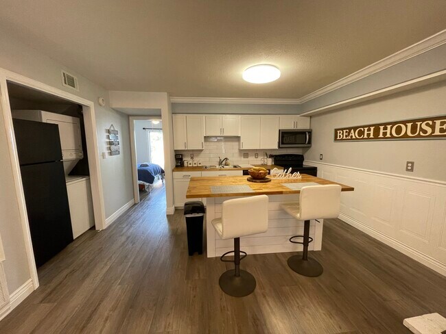 Building Photo - 943 Ashley Ln