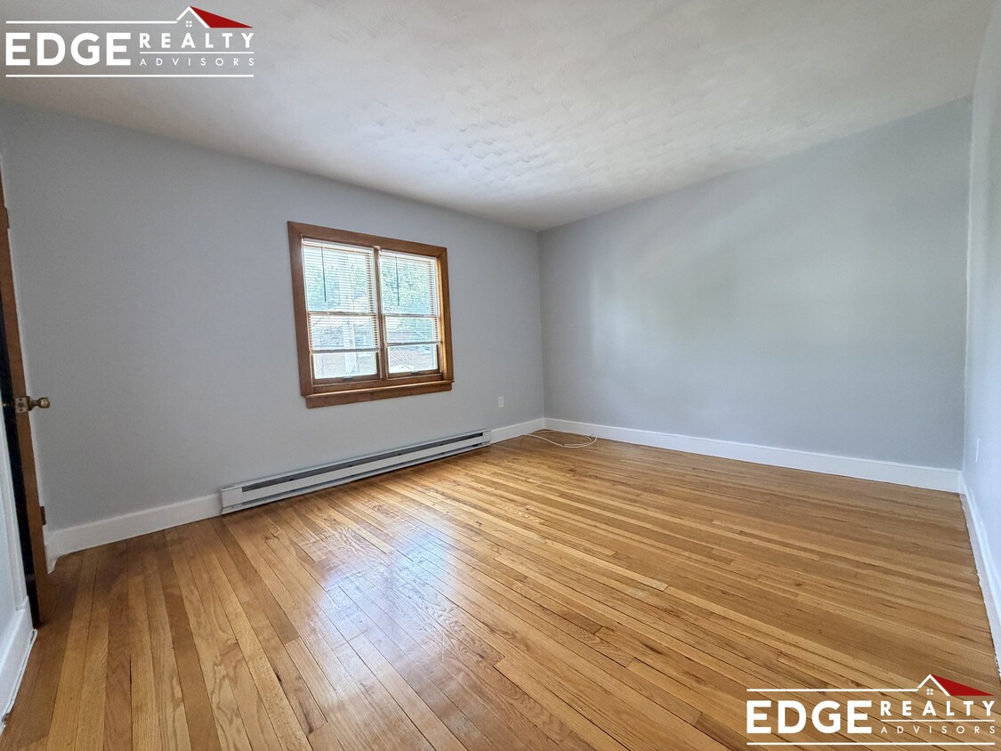 Building Photo - 38 Beechcroft St