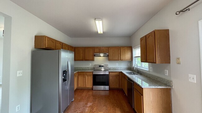 Foto del edificio - Stafford End Unit Townhome