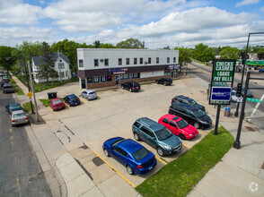 Building Photo - 670 7th St W